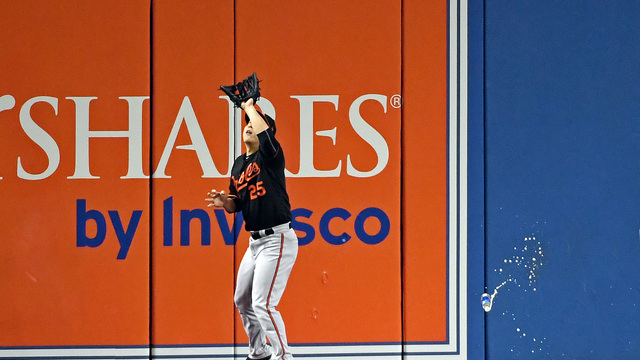 Blue Jays' beer-can thrower banned from MLB games