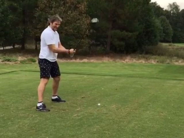 Watch: Ovechkin's golf swing needs serious work