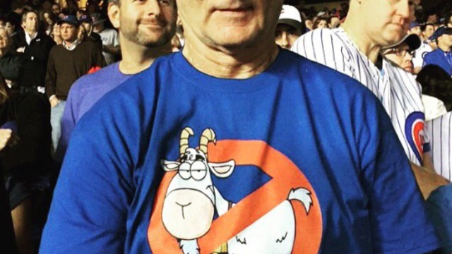 Bill Murray wears 'I ain't afraid of no goat' shirt to Cubs game