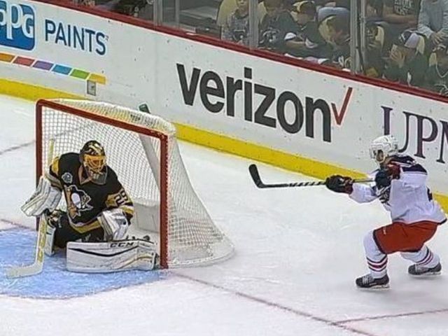 Blue Jackets' Bjorkstrand scores through back of net