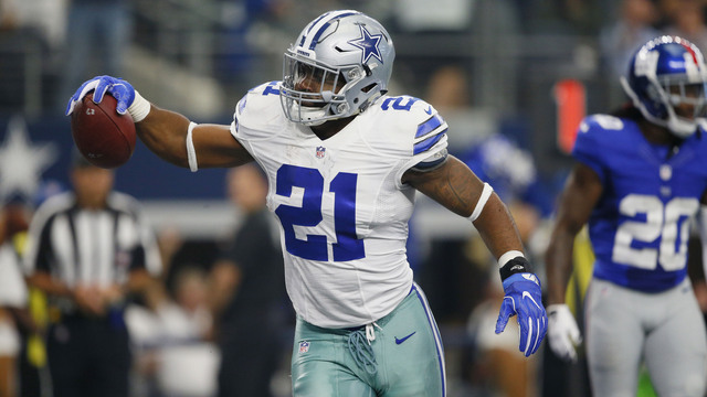 Watch: Ezekiel Elliott exposes a lady's breast at St. Patrick's parade