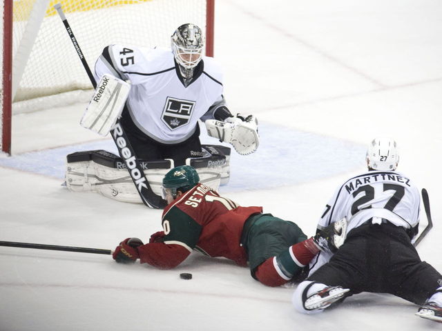 Kings give Setoguchi another NHL shot with 1-year deal