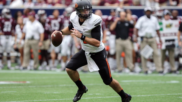 Report: Oklahoma State's J.W. Walsh could be out for season following foot surgery