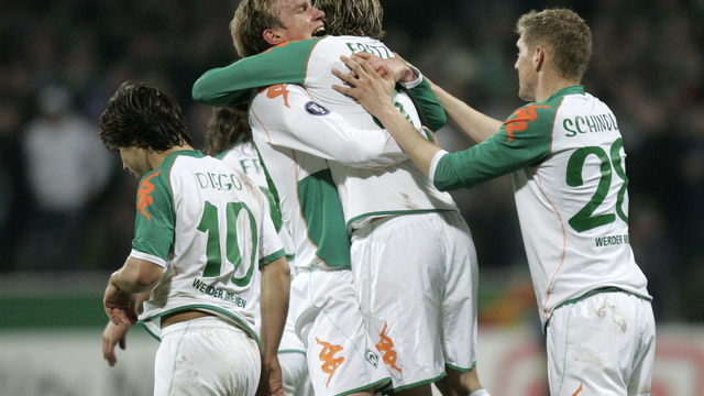 Werder Bremen captain hopes Arsenal's Mertesacker returns to club