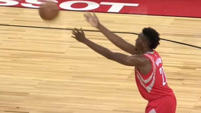 Rockets' Onuaku: Nobody's been 'man enough' to shoot underhanded FTs