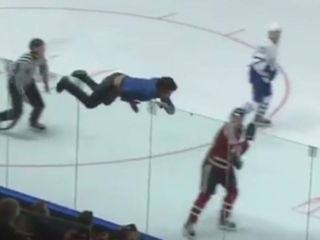 Watch: Fan climbs glass, runs on ice at OHL game
