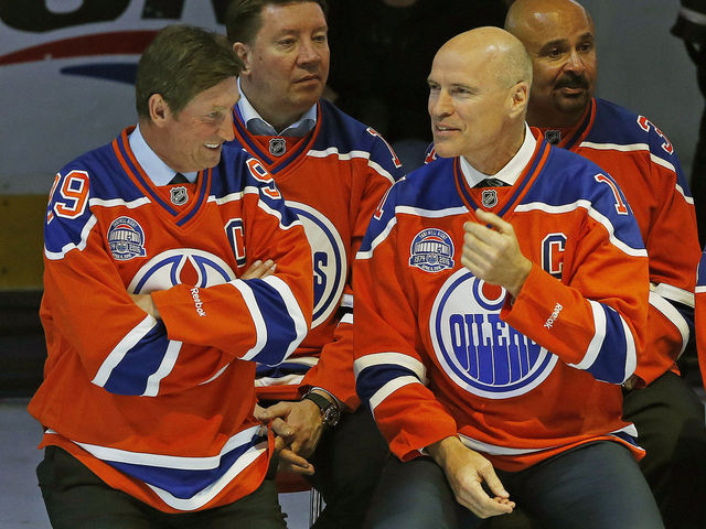 Watch: Gretzky, Messier open Oilers' new arena with a lap