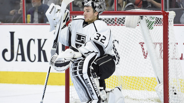 Kings' Quick suffers potentially serious injury vs. Sharks
