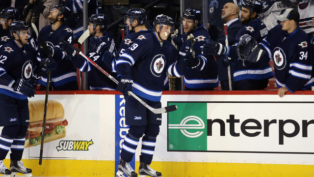 Watch: Laine displays scoring touch in 1st NHL game