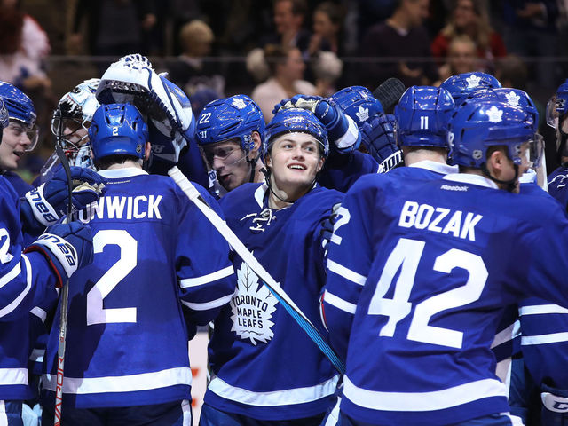 Leafs offer fans at ACC free beer ahead of major pregame ceremony