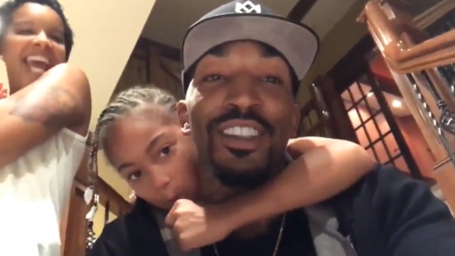 Smith shares baby news shortly after re-signing with Cavs