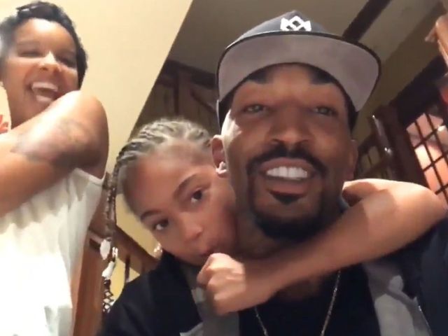 Smith shares baby news shortly after re-signing with Cavs