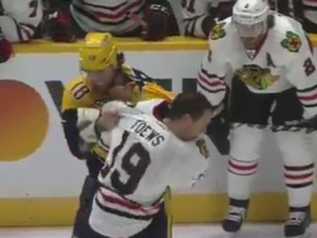 Toews, Neal drop gloves in Hawks-Preds tilt