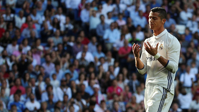 Watch: Ronaldo gets nutmegged in training, absolutely freaks out