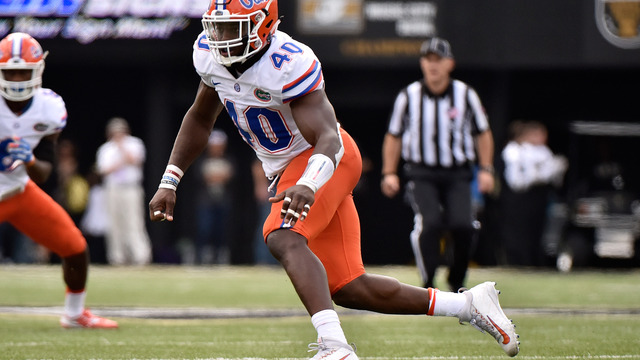 Florida's Jarrad Davis helped off with apparent leg injury