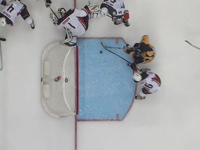 Bernier's miscue gifts Penguins easy goal