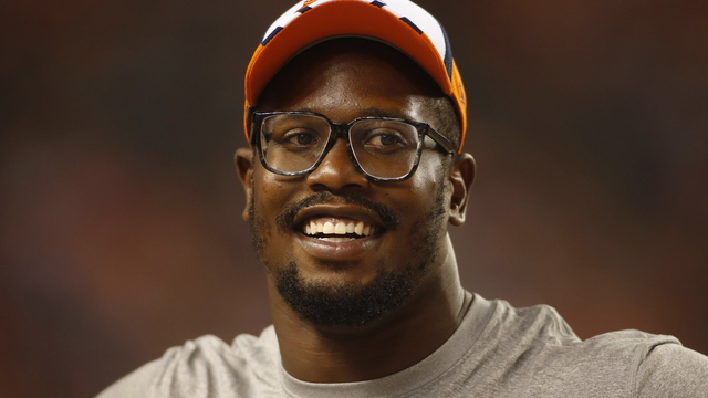 Miller attends ceremony honoring Broncos' employees