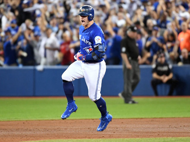 Watch: Donaldson goes bonkers after drilling HR off Kluber