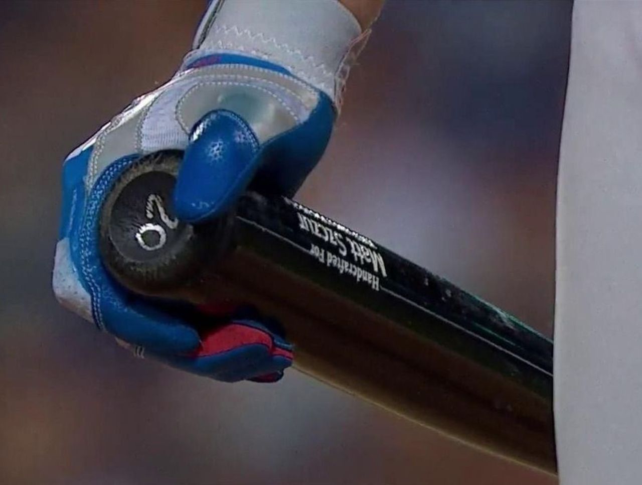 Cubs' Anthony Rizzo uses Matt Szczur's bat