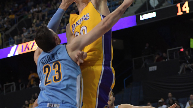 Watch: Mozgov bangs on Pachulia, rejects Durant with chase-down block