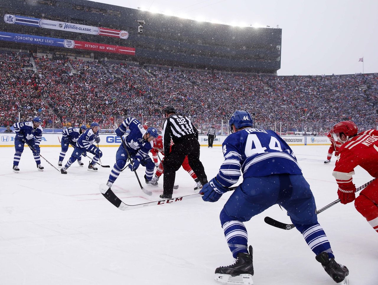 2014 NHL Winter Classic Highlights - Maple Leafs @ Red Wings 01/01