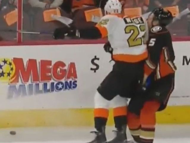 Flyers' Weise suspended 3 games for headshot on Holzer