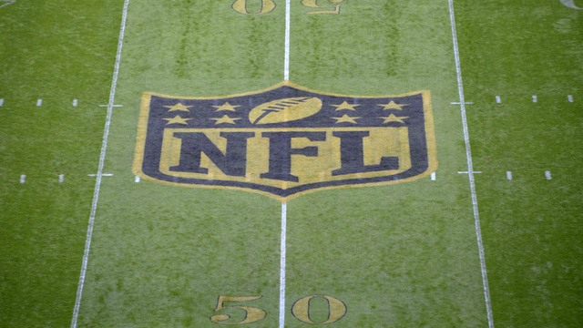 Ex-financial adviser apologizes for losing $43M of NFL players' money