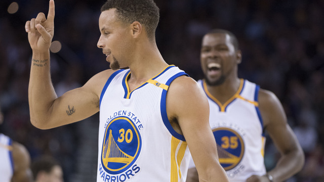 Curry becomes fastest player to 1,600 threes