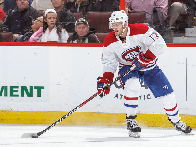 Watch: Canadiens' Mitchell gets stick to face, scores anyway