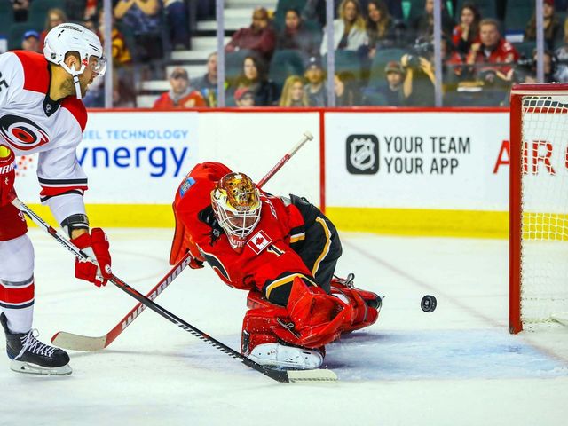 Flames go with Chad Johnson, not Brian Elliott, against Blues