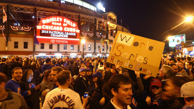 Look: Chicago celebrates Cubs' 1st pennant in 71 years