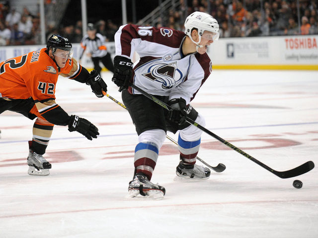 Avalanche recall top prospect Rantanen from AHL