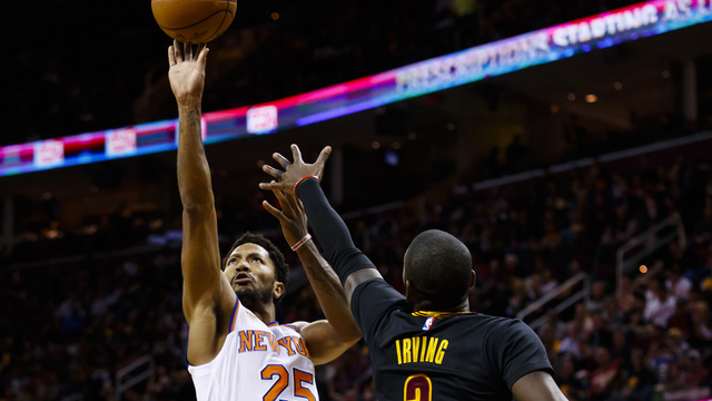 Rose admits to being rusty, says triangle offense still 'foreign'