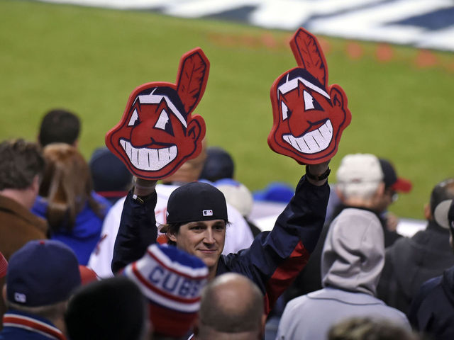Manfred, Indians owner to discuss Chief Wahoo logo after WS
