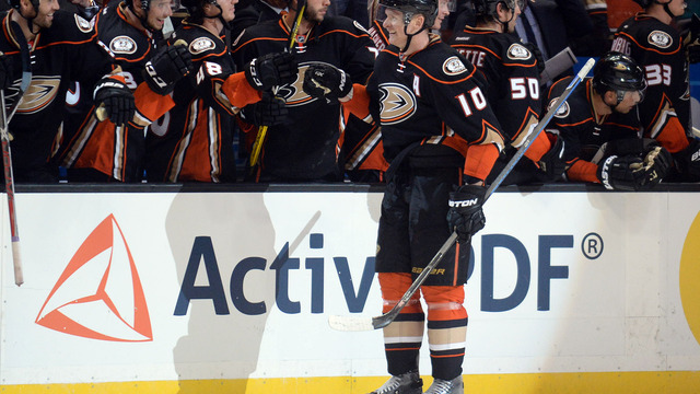 Perry passes Kariya for 3rd on Ducks' all-time scoring list
