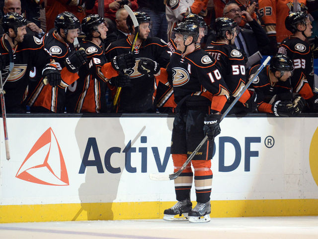 Perry passes Kariya for 3rd on Ducks' all-time scoring list