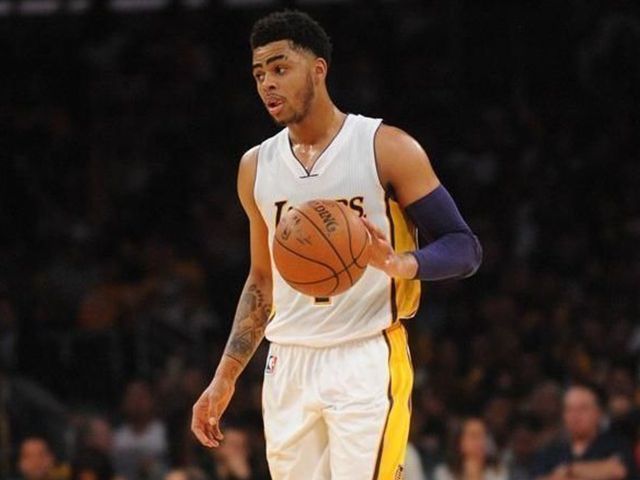 D'Angelo Russell likes tweet saying Lakers shouldn't draft Lonzo Ball