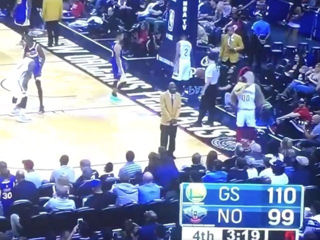 Zoned-out Pelicans security guard forgets to leave court