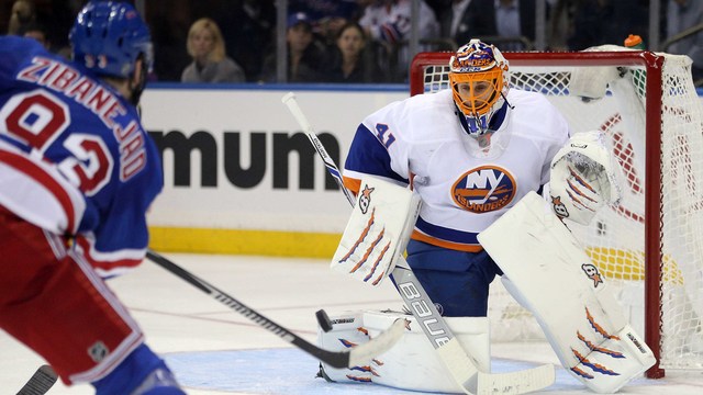 Halak's agent unhappy with Islanders' 3-goalie system