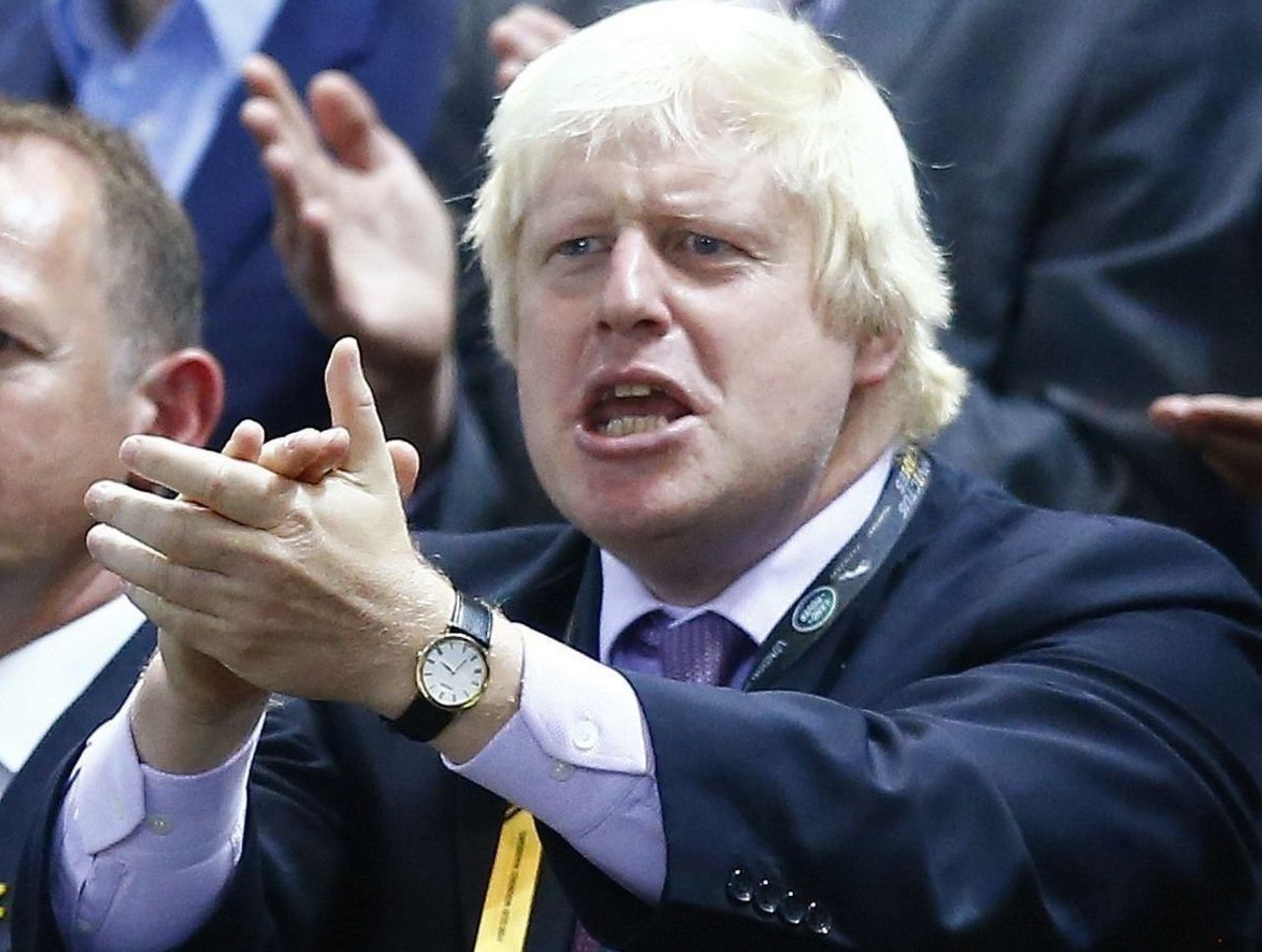 Watch Oldham Fans Mock Steward S Likeness To Boris Johnson Thescore Com