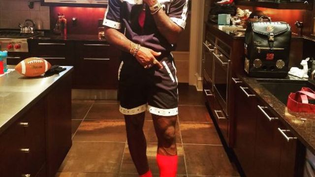LeBron dresses up as Jerome from 'Martin' for Halloween