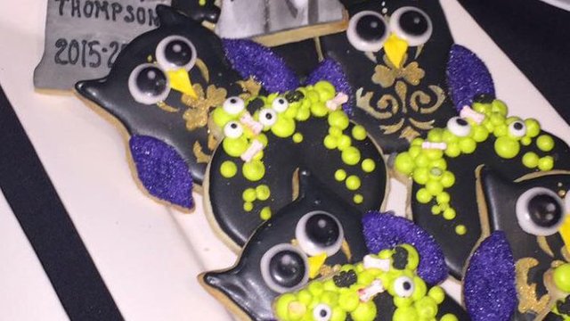 LeBron's Halloween party included Thompson, Curry tombstone cookies