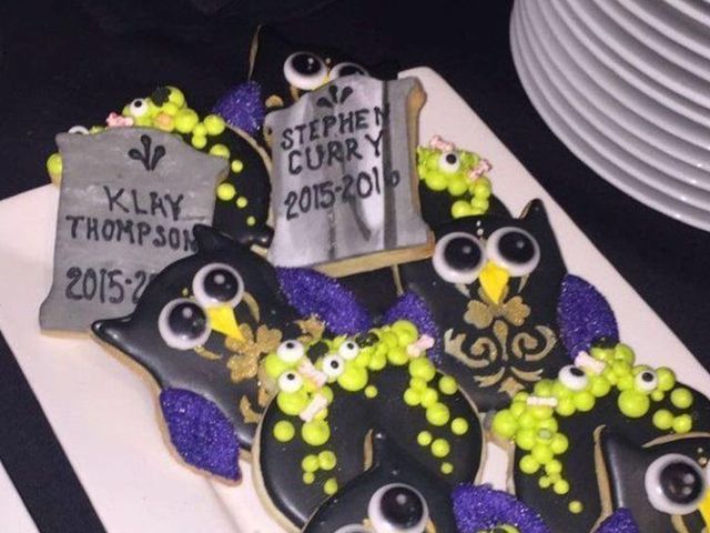 LeBron's Halloween party included Thompson, Curry tombstone cookies