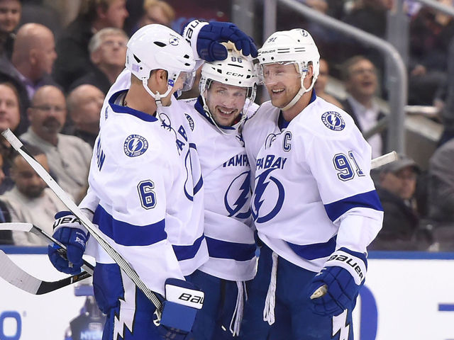 Watch: Mrazek's gaffe gives Kucherov another goal