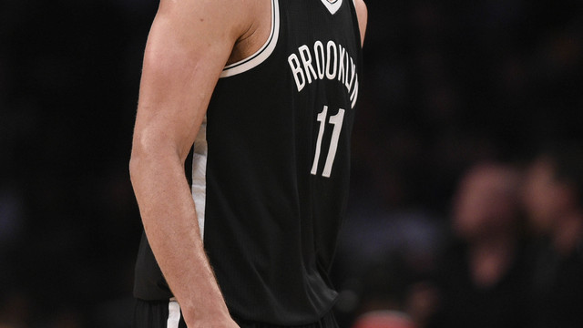 Watch: Brook Lopez downs Pistons with buzzer-beating fadeaway