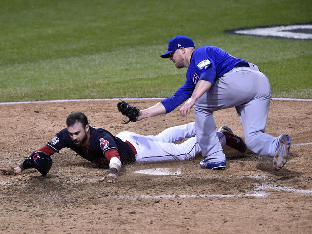 Watch: Indians score 2 runs off Lester's wild pitch