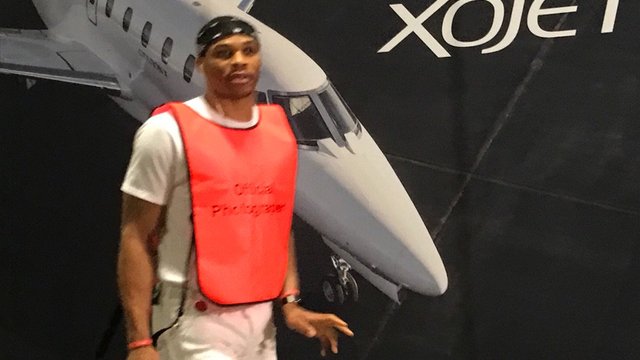 Westbrook denies photographer outfit was dig at Durant
