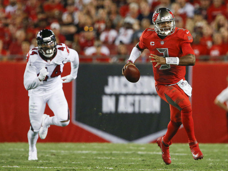 Watch Winston completes impressive improvised underhand pitch