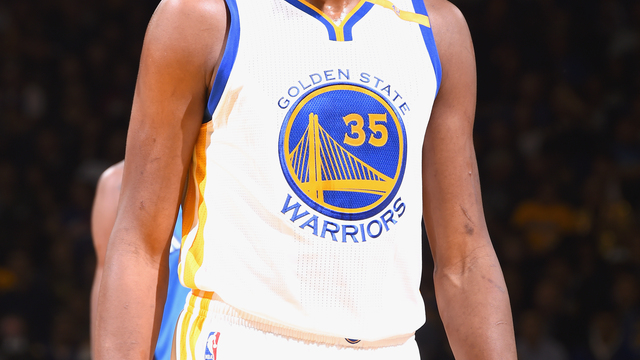 Durant ties Jordan for 4th-longest 20-point streak in NBA history