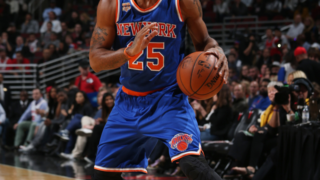 Derrick Rose suffers back spasms vs. Heat